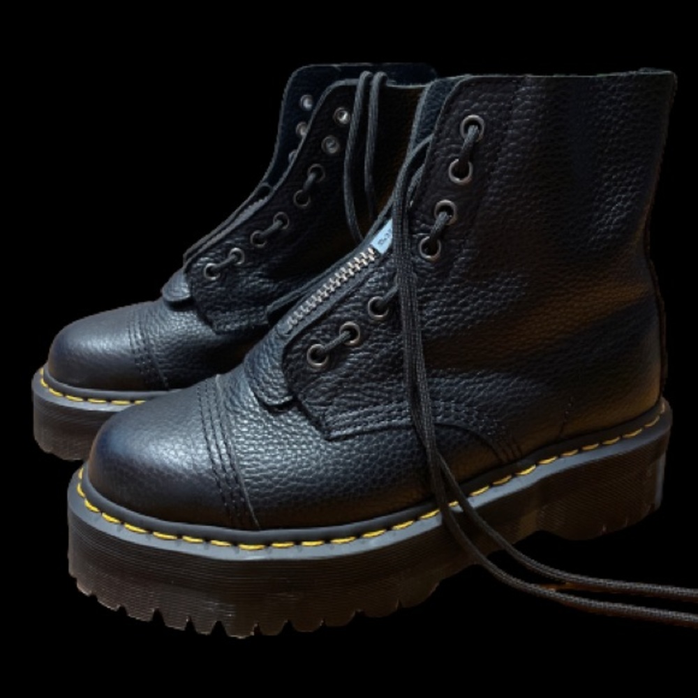 Dr. Martens Sinclair Boots
